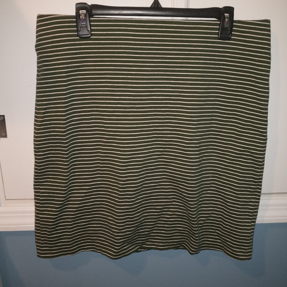 green and white striped pencil skirt size L